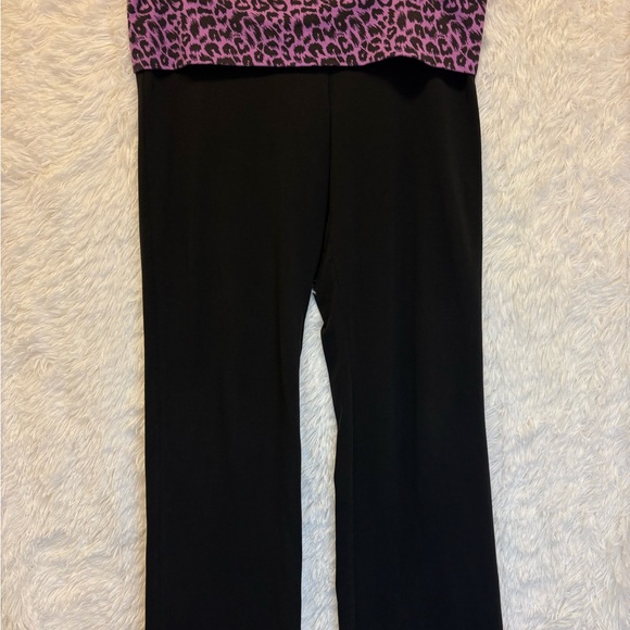 PINK By Victoria’s Secret | Black Yoga Pants with Pink Leopard Print Waistband 💜 - Picture 10 of 16